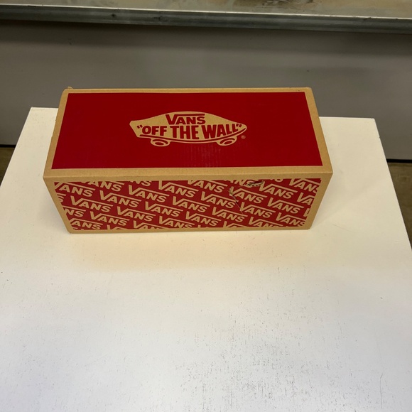 Van's -Asher Canvas Slip-Ons- (Truewht) #VNDA32QM17Q- Women's size 6. - Picture 10 of 11